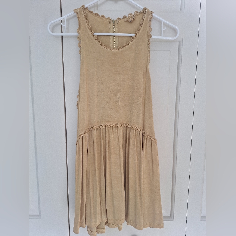 Sleeveless Top with Lace Trim, Sz M